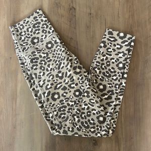 Offline size small leggings